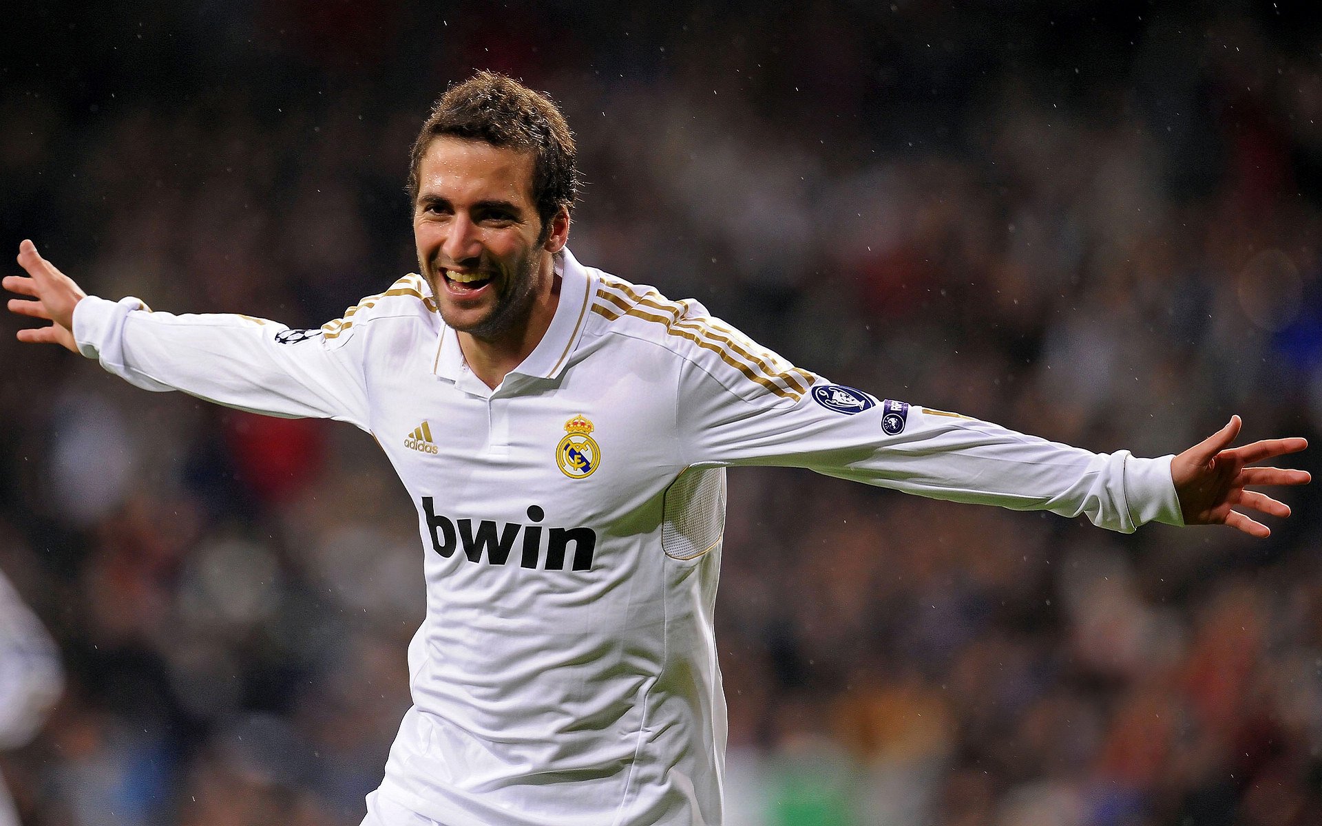 开云综合服务-14场造12球！巴萨3-1完胜，拉什福德再进球，当选西甲官方最佳，巴萨后腰引援